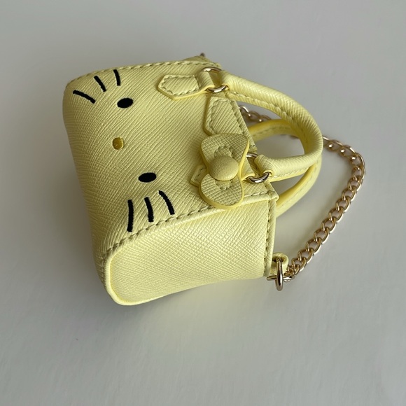 New Hello Kitty Samantha Vega Bag Charm - Picture 10 of 13